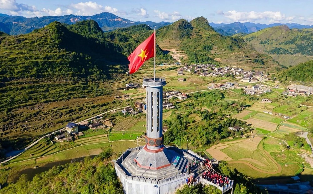 Miễn phí vé tham quan Cột cờ Quốc gia Lũng Cú cho người cao tuổi - ảnh 1
