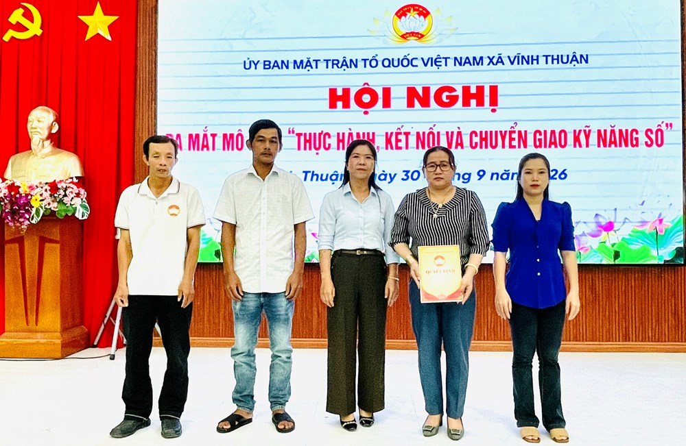 An Giang: Vĩnh Thuận đưa kỹ năng số đến gần người dân - ảnh 2