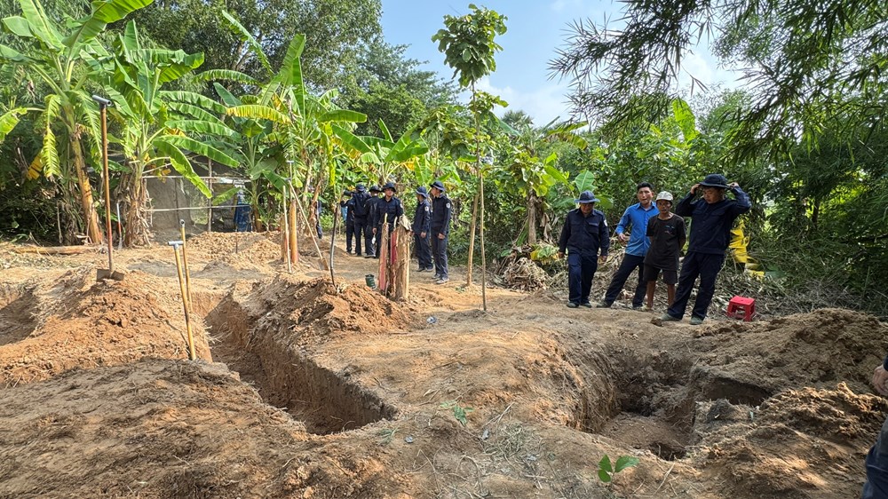Lãnh đạo xã Ô Lâm thăm, động viên cán bộ, chiến sĩ Đội K93 - ảnh 1