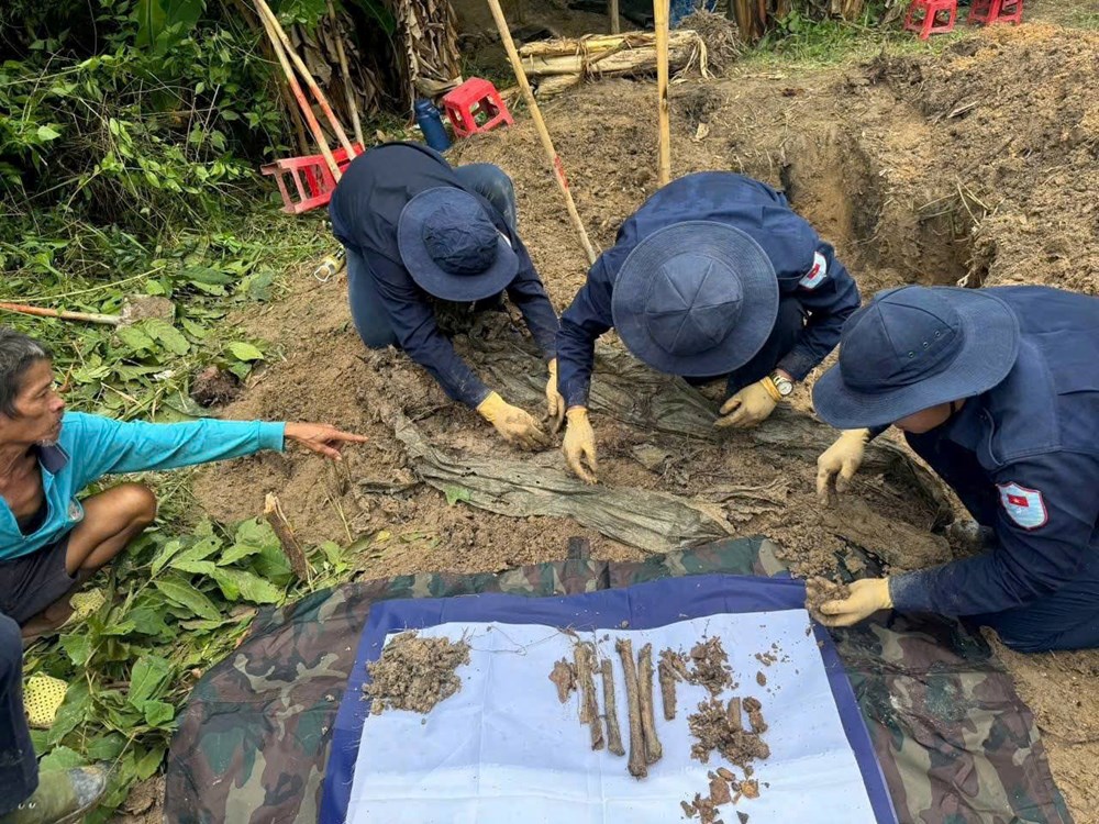 Lãnh đạo xã Ô Lâm thăm, động viên cán bộ, chiến sĩ Đội K93 - ảnh 2