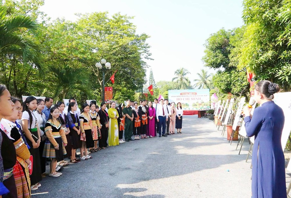 Triển lãm về hành trình tìm đường cứu nước của Chủ tịch Hồ Chí Minh - ảnh 1