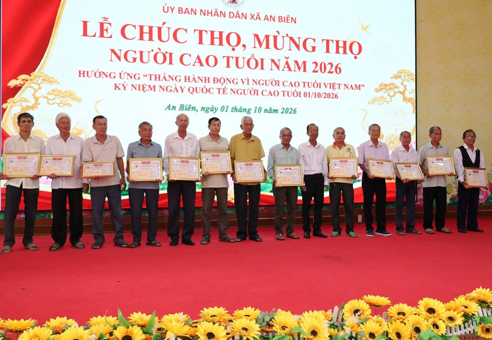 Xã An Biên chúc thọ, mừng thọ cho 578 người cao tuổi - ảnh 2