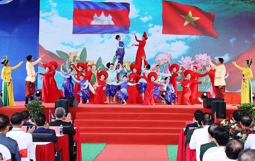 Khai trương cặp Cửa khẩu quốc tế Khánh Bình - Chrey Thom - ảnh 1