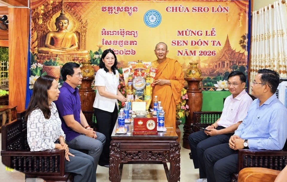 An Giang chăm lo đời sống đồng bào Khmer, củng cố khối đại đoàn kết - ảnh 1