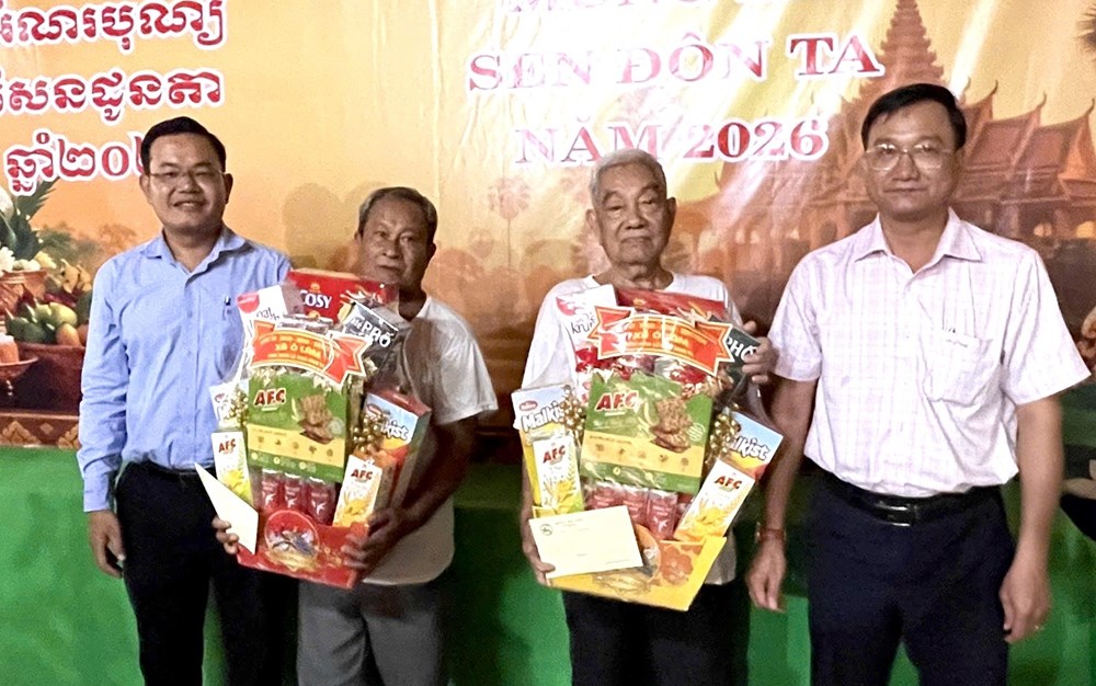 An Giang chăm lo đời sống đồng bào Khmer, củng cố khối đại đoàn kết - ảnh 2
