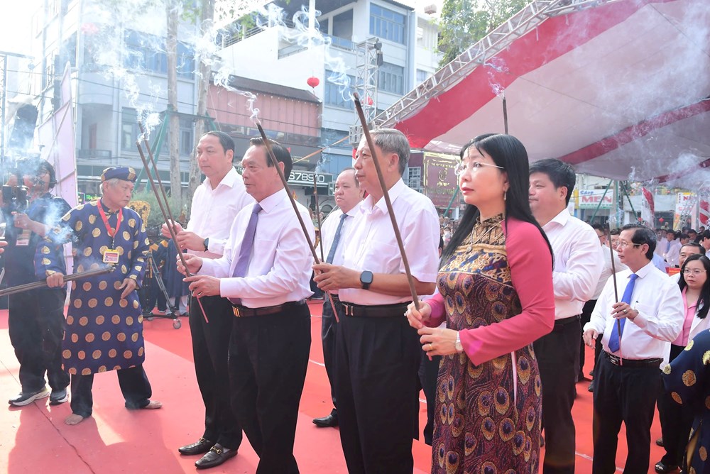 Dâng hương kỷ niệm 158 năm Anh hùng dân tộc Nguyễn Trung Trực hy sinh - ảnh 3