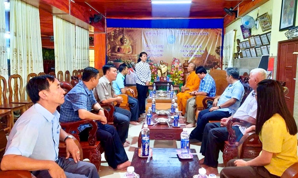 An Giang: Thăm, chúc mừng các chùa Khmer nhân Lễ Sen Đôn Ta - ảnh 1