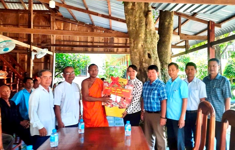 An Giang: Thăm, chúc mừng các chùa Khmer nhân Lễ Sen Đôn Ta - ảnh 3