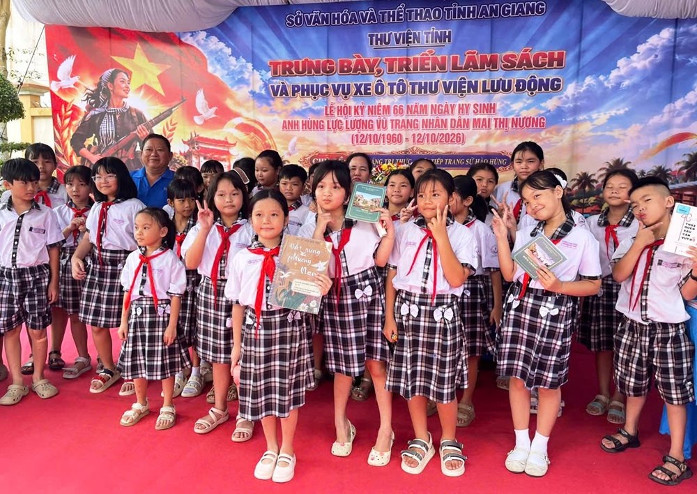 Lan tỏa văn hóa đọc tại Lễ hội kỷ niệm 66 năm Ngày hy sinh Anh hùng Mai Thị Nương - ảnh 2