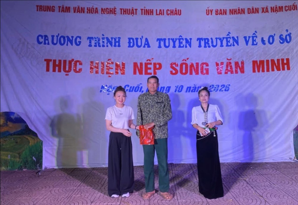 Lai Châu: Giữ gìn bản sắc, xây dựng nếp sống văn minh ở cơ sở - ảnh 5