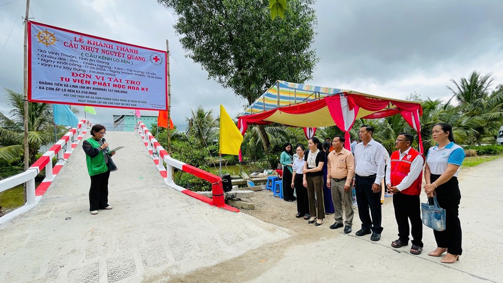 Vĩnh Thuận khánh thành cầu mới, nối nhịp đôi bờ, vun đắp niềm vui - ảnh 1
