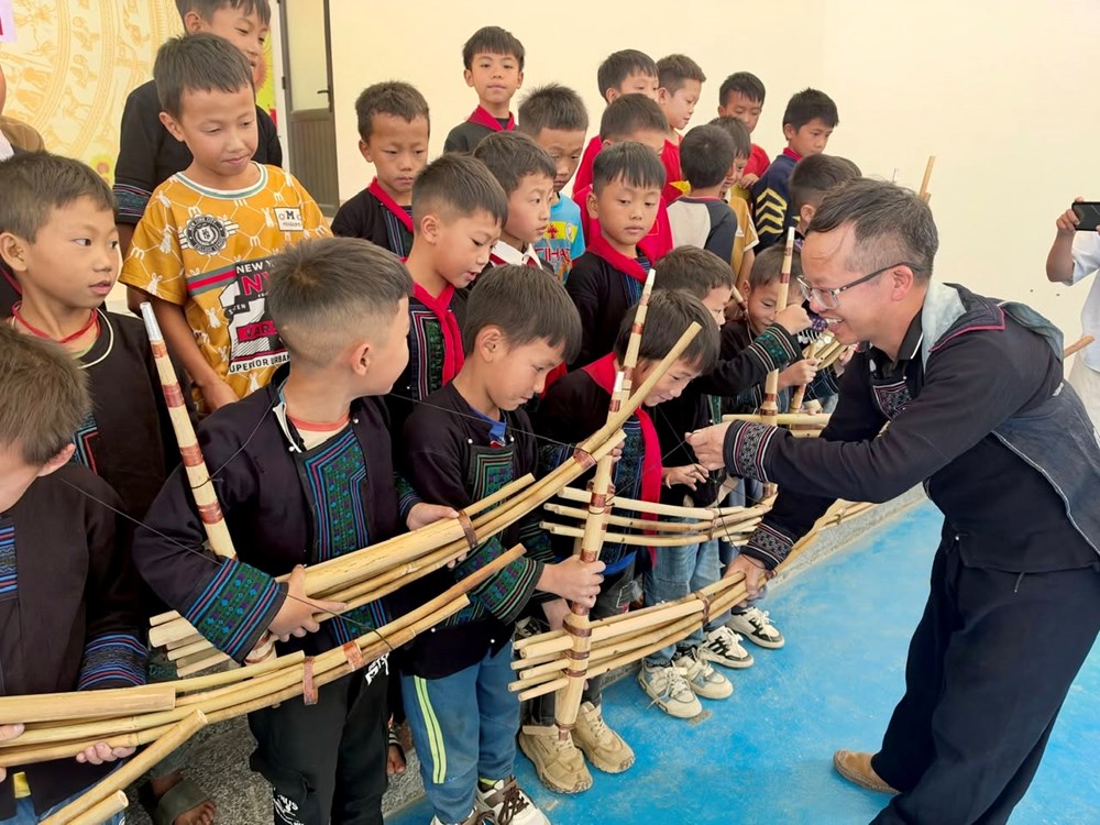 Để tiếng khèn Mông vang mãi trên rẻo cao Tả Phìn - ảnh 3