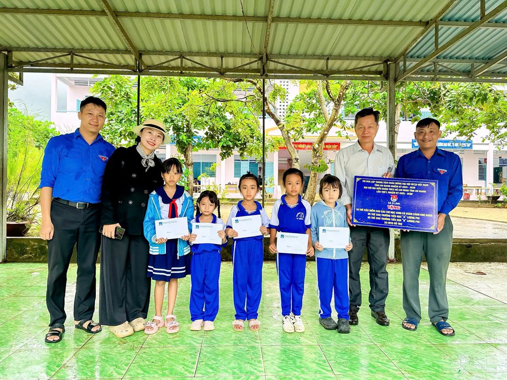 Tuổi trẻ xã Ô Lâm chung sức xây dựng quê hương giàu đẹp - ảnh 4