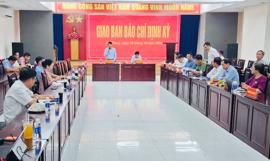 An Giang tăng cường phòng, chống dịch sốt xuất huyết và tay chân miệng - ảnh 1