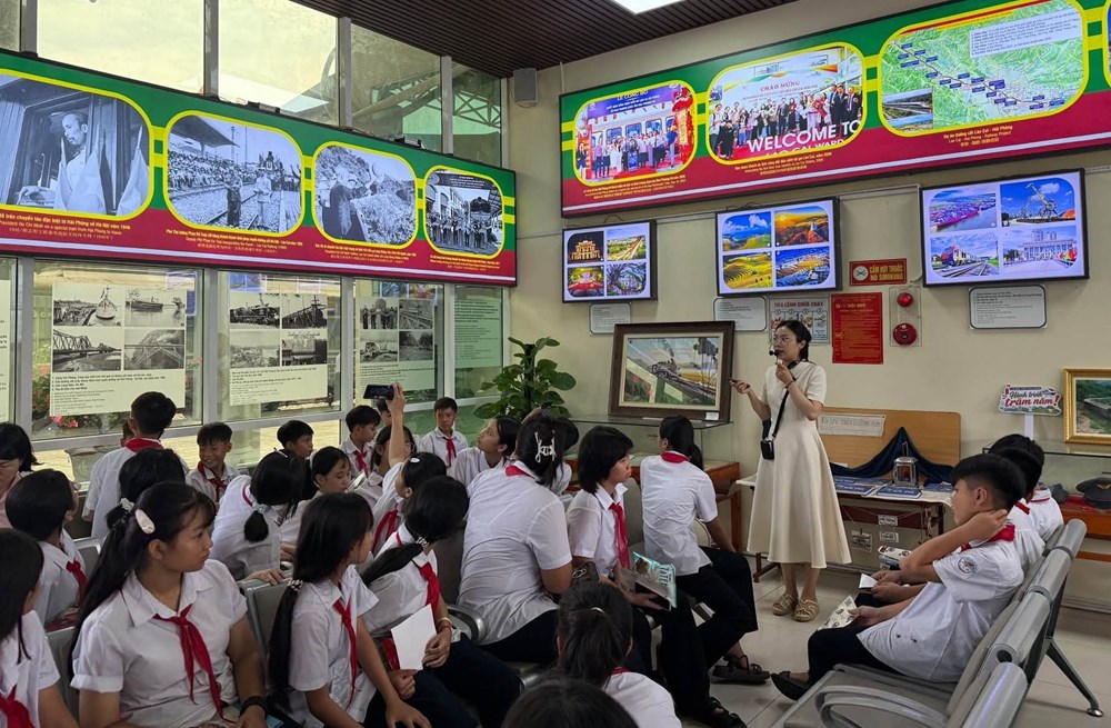 Lào Cai đưa di sản và lịch sử vùng biên vào giờ học thực tế - ảnh 8