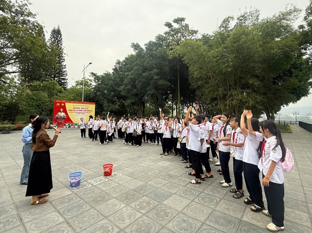 Lào Cai đưa di sản và lịch sử vùng biên vào giờ học thực tế - ảnh 10