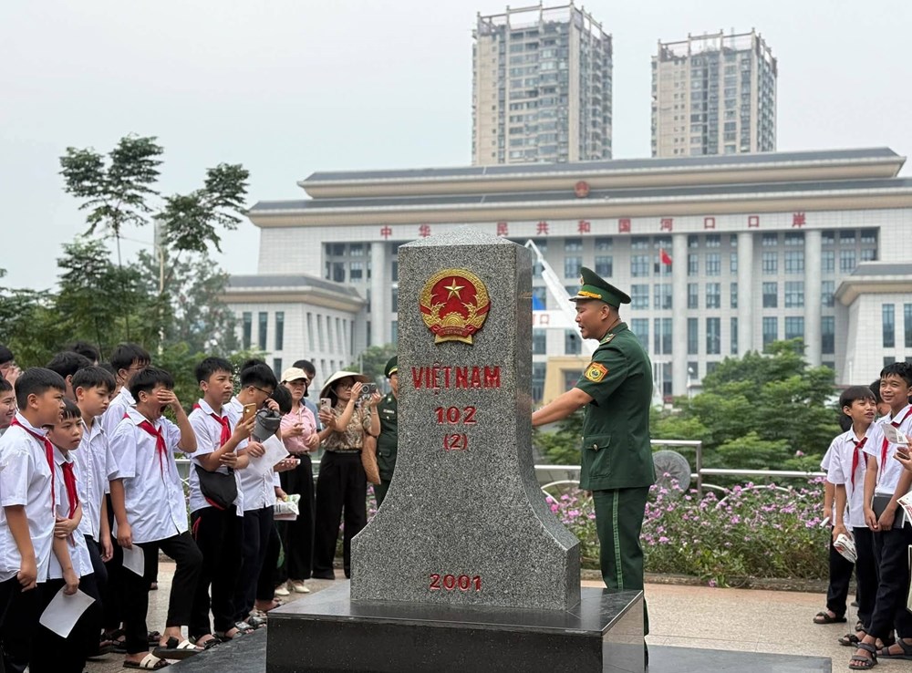Lào Cai đưa di sản và lịch sử vùng biên vào giờ học thực tế - ảnh 6