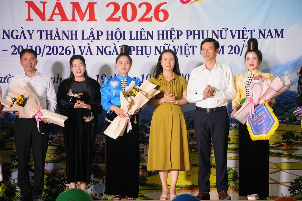 Phụ nữ Mường Chanh duyên dáng trong sắc màu truyền thống - ảnh 7