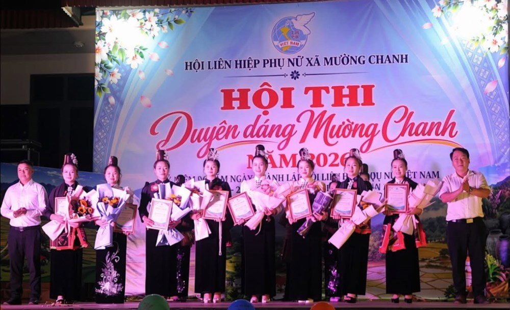 Phụ nữ Mường Chanh duyên dáng trong sắc màu truyền thống - ảnh 9