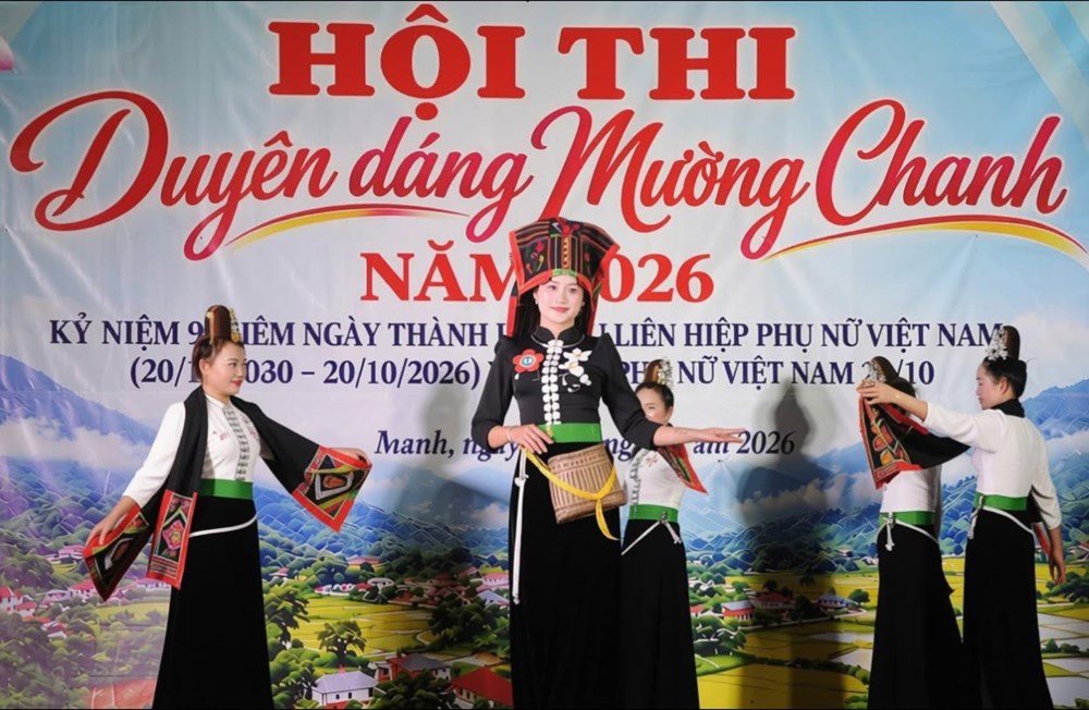 Phụ nữ Mường Chanh duyên dáng trong sắc màu truyền thống - ảnh 4