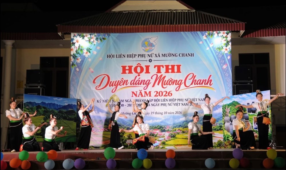 Phụ nữ Mường Chanh duyên dáng trong sắc màu truyền thống - ảnh 1