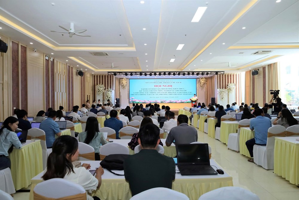 Sơn La tập huấn ứng dụng AI trong truyền thông chính sách - ảnh 1