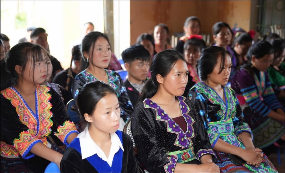 Lai Châu: Truyền dạy nghệ thuật dân gian dân tộc Mông ở Sin Suối Hồ - ảnh 2