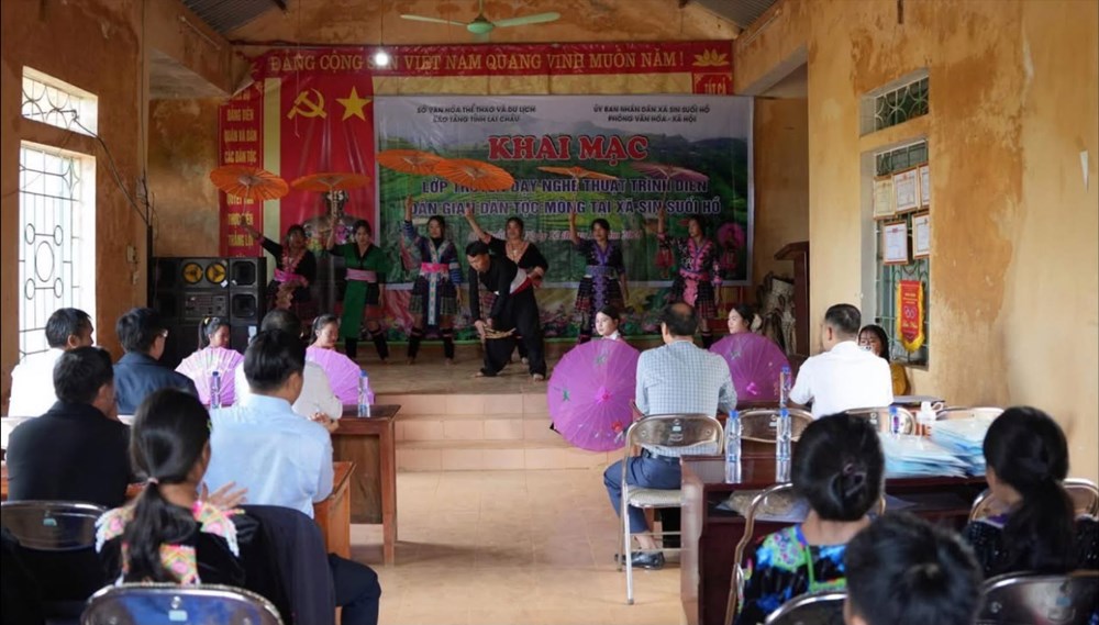 Lai Châu: Truyền dạy nghệ thuật dân gian dân tộc Mông ở Sin Suối Hồ - ảnh 1