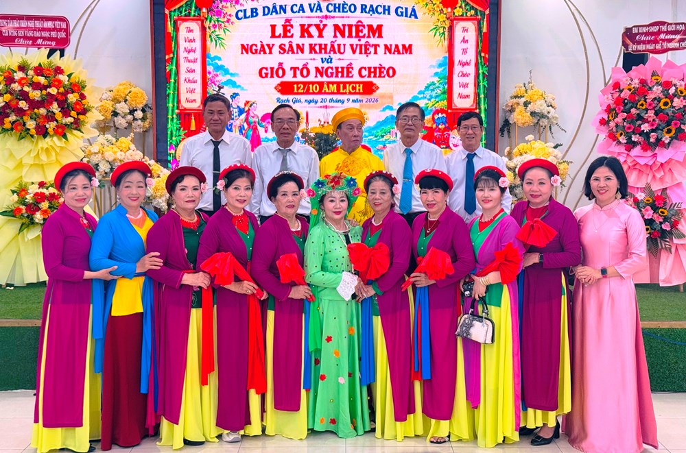 Cụ ông 81 tuổi miệt mài gìn giữ làn điệu chèo ở miền Tây Nam Bộ - ảnh 2