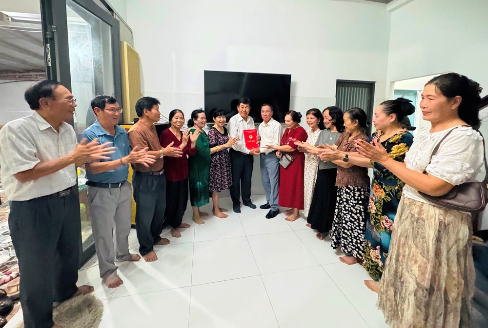 Cụ ông 81 tuổi miệt mài gìn giữ làn điệu chèo ở miền Tây Nam Bộ - ảnh 5
