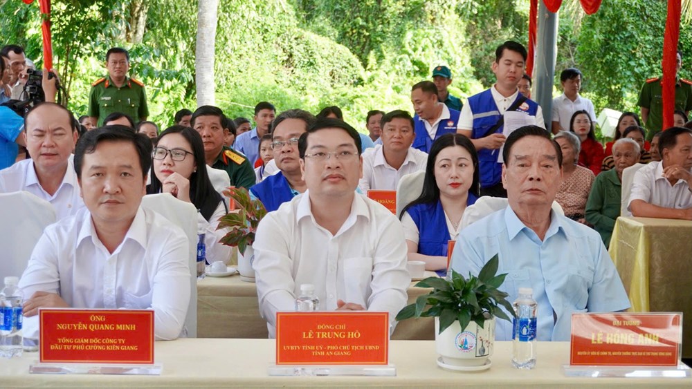 Vĩnh Bình đưa vào sử dụng 3 cầu giao thông nông thôn trị giá 1,5 tỉ đồng - ảnh 2