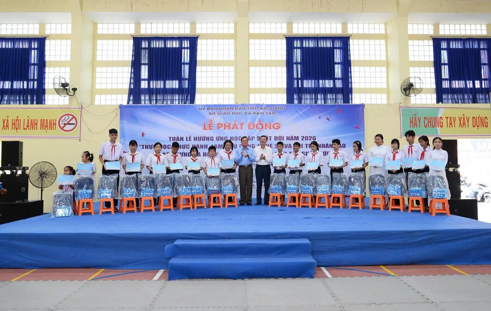 An Giang lan tỏa phong trào học tập suốt đời, phổ cập kỹ năng số - ảnh 2