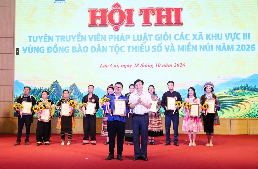 Đưa pháp luật đến gần hơn với đồng bào dân tộc thiểu số ở Lào Cai - ảnh 3