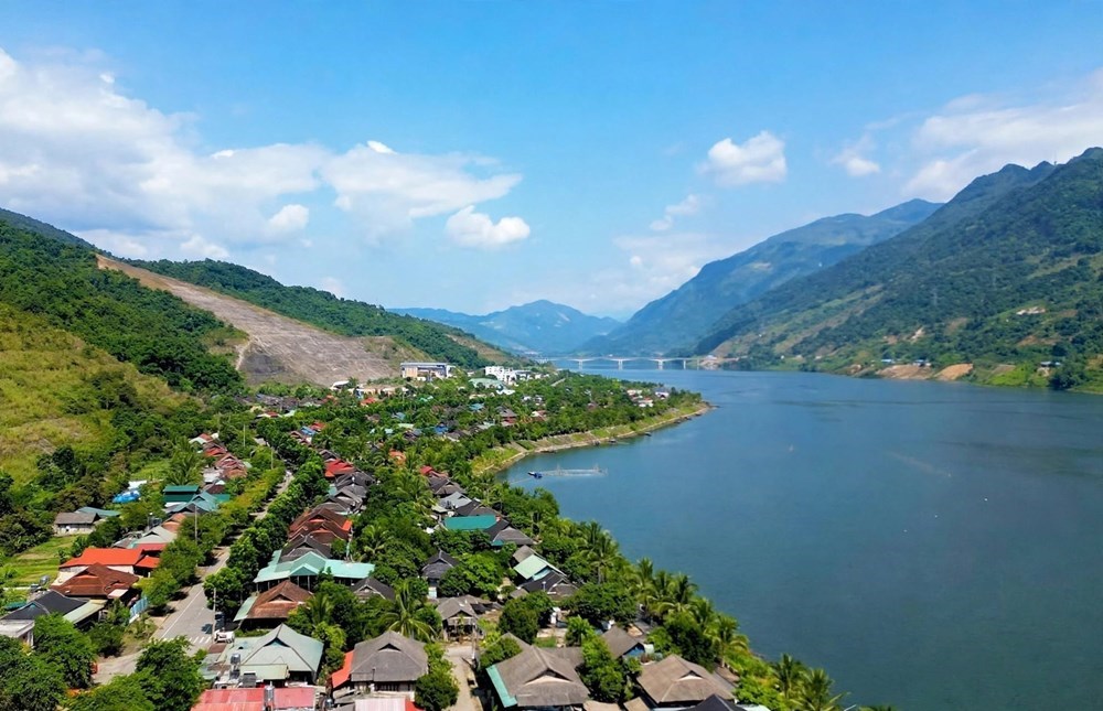 Người Thái trắng giữ mạch nguồn di sản bên dòng Đà Giang - ảnh 1