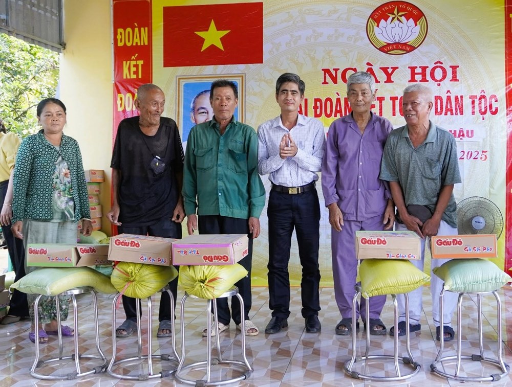 Vĩnh Hậu vun đắp nghĩa tình từ Ngày hội Đại đoàn kết - ảnh 2