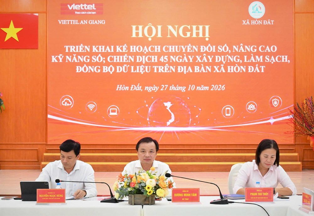 Hòn Đất đẩy mạnh chuyển đổi số, làm sạch dữ liệu trong 45 ngày - ảnh 2