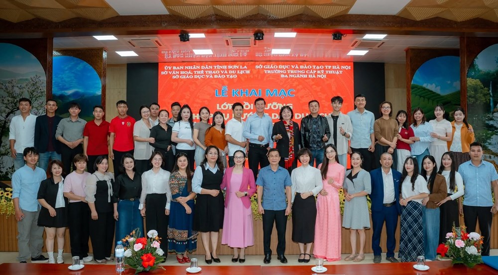 Sơn La nâng chất lượng đội ngũ hướng dẫn viên, gia tăng sức hút điểm đến - ảnh 1