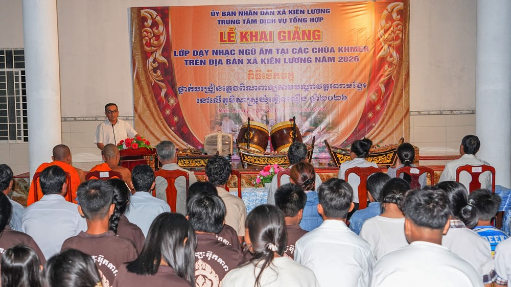 Kiên Lương mở 2 lớp truyền dạy nhạc Ngũ âm Khmer - ảnh 1