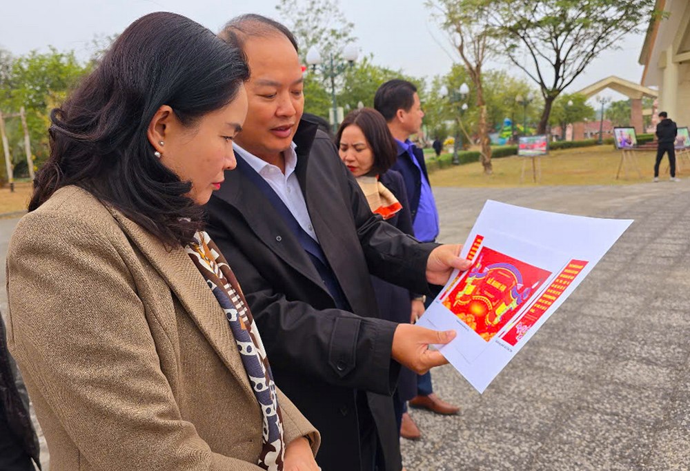 Thứ trưởng Trịnh Thị Thủy kiểm tra công tác tổ chức Ngày hội “Sắc Xuân trên mọi miền Tổ quốc” năm 2025 - ảnh 3