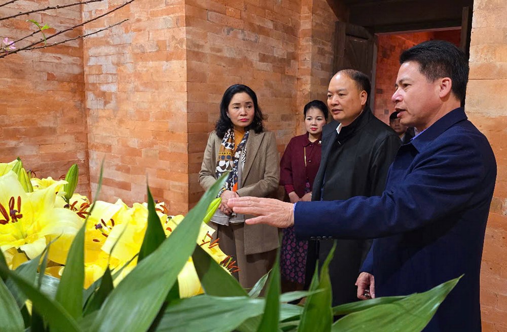 Thứ trưởng Trịnh Thị Thủy kiểm tra công tác tổ chức Ngày hội “Sắc Xuân trên mọi miền Tổ quốc” năm 2025 - ảnh 5