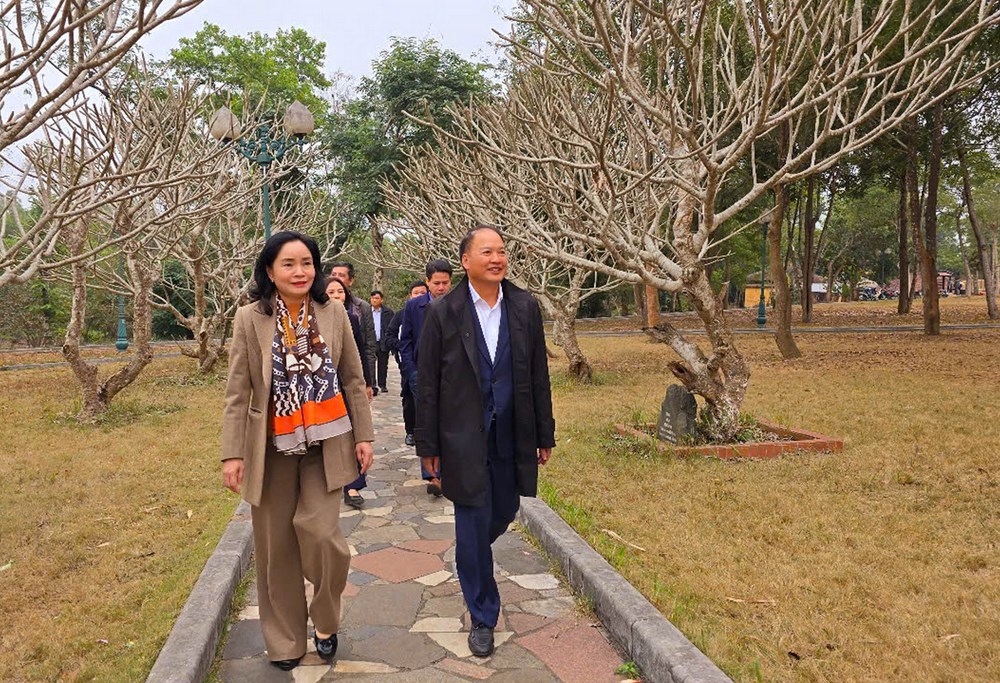 Thứ trưởng Trịnh Thị Thủy kiểm tra công tác tổ chức Ngày hội “Sắc Xuân trên mọi miền Tổ quốc” năm 2025 - ảnh 9