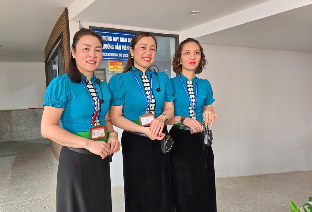 Du khách tìm đến Bảo tàng Chiến thắng Điện Biên Phủ dịp Lễ hội Hoa ban 2025 - ảnh 4