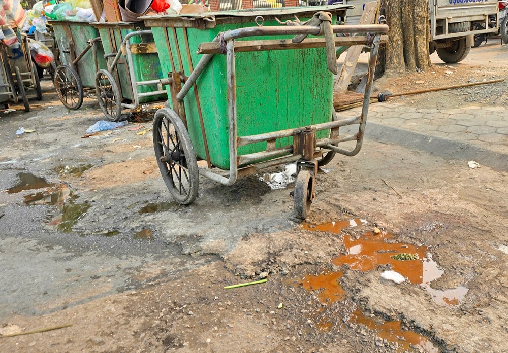 Rác thải vây quanh bảo tàng - ảnh 10
