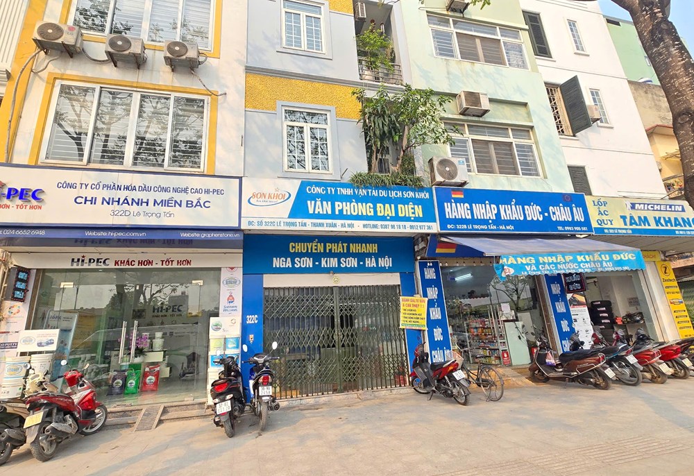 Rác thải vây quanh bảo tàng - ảnh 2