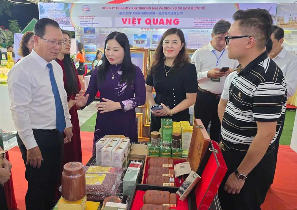 130 gian hàng tham gia Hội chợ Du lịch quốc tế Lào Cai 2025 - ảnh 2