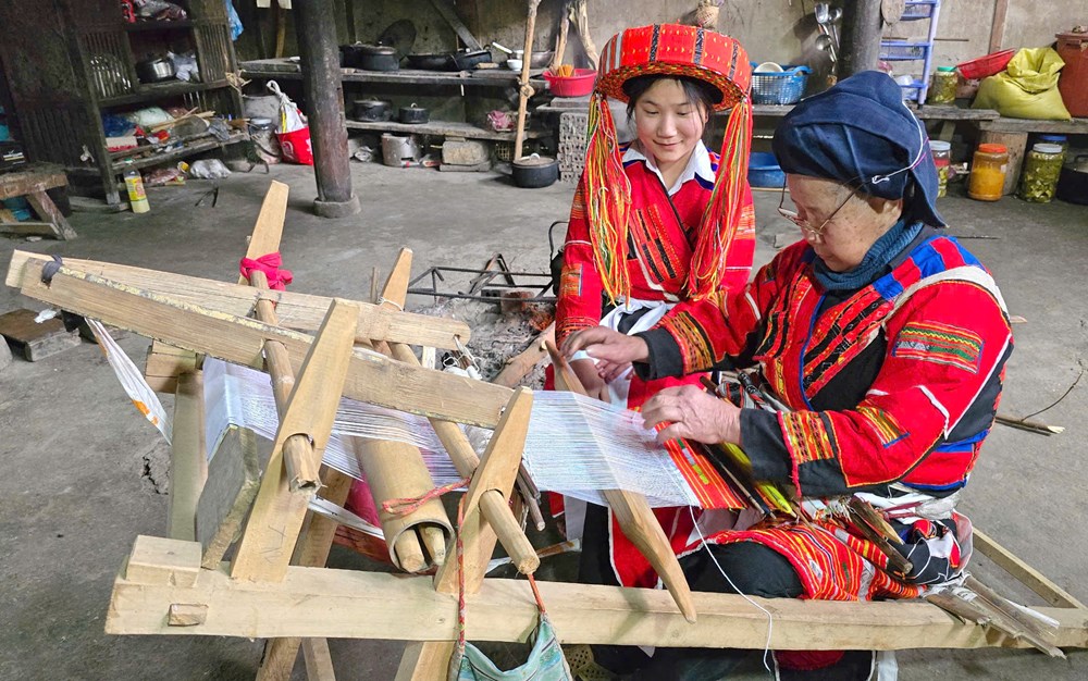 Đời sống của đồng bào dân tộc thiểu số rất ít người đã được cải thiện rõ rệt - ảnh 2
