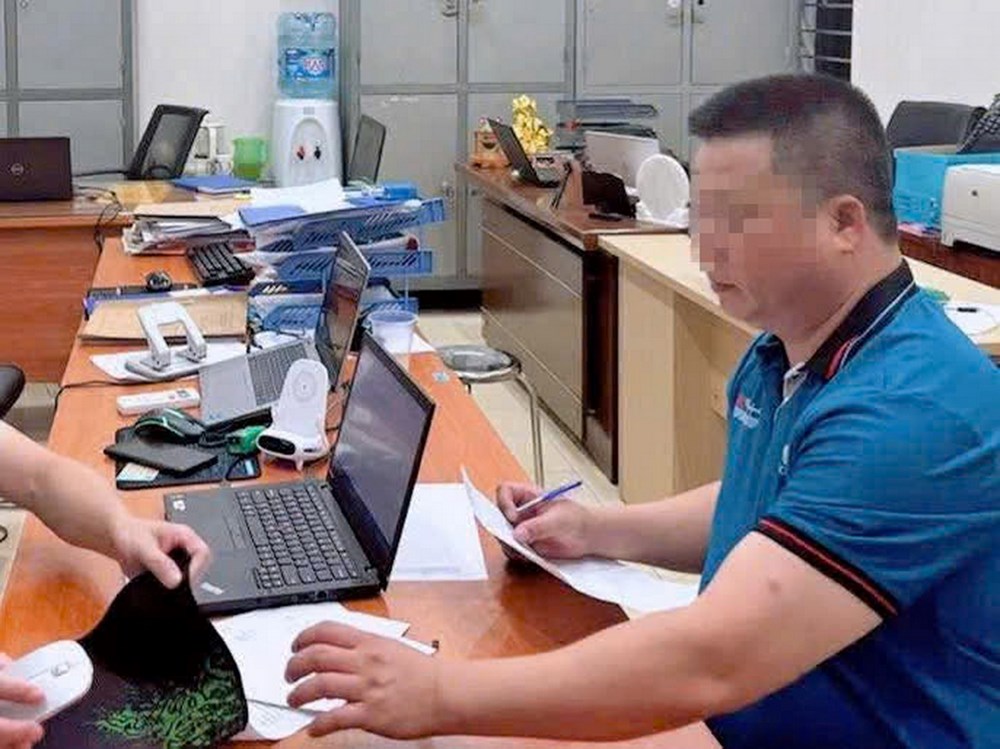 Tìm ra đối tượng rút chìa khóa xe khách bỏ mặc 40 hành khách phơi nắng trên Vành đai 3 - ảnh 1