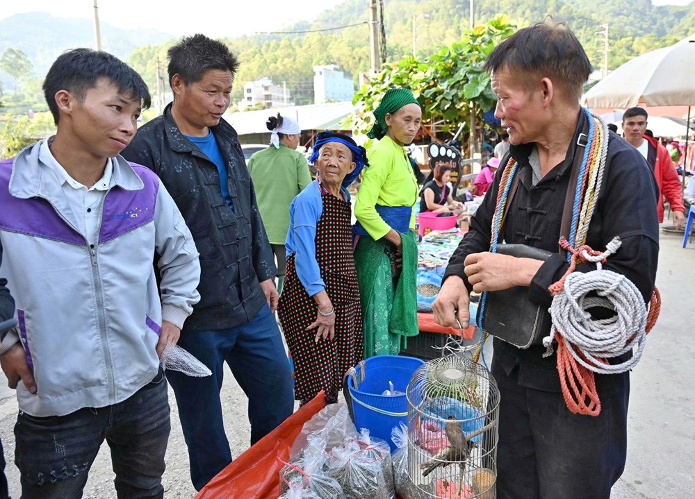 Chợ phiên Đồng Văn - Nơi lưu giữ văn hóa truyền thống vùng cao nguyên đá - ảnh 5