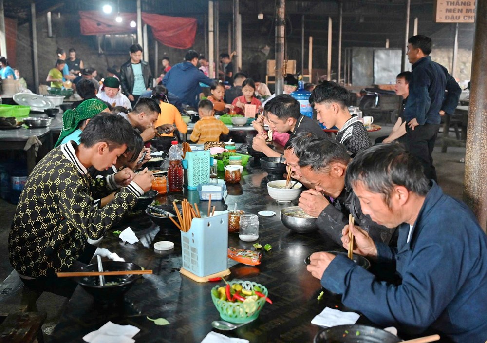 Chợ phiên Đồng Văn - Nơi lưu giữ văn hóa truyền thống vùng cao nguyên đá - ảnh 13