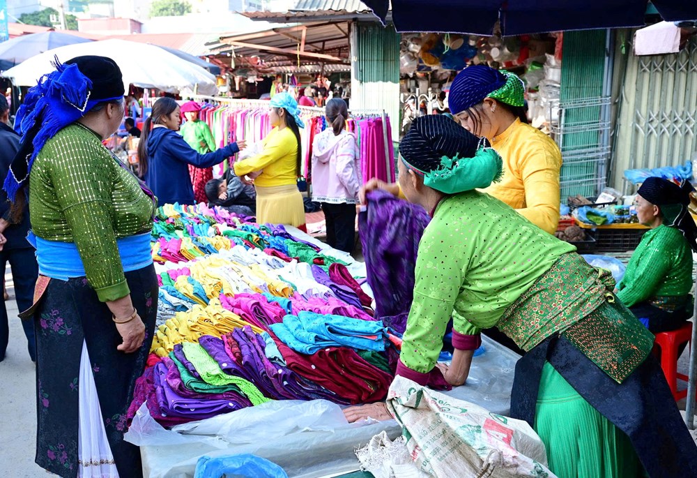 Chợ phiên Đồng Văn - Nơi lưu giữ văn hóa truyền thống vùng cao nguyên đá - ảnh 7